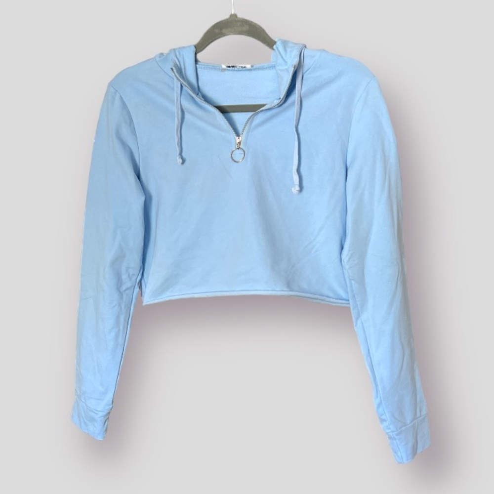 Dirass baby blue crop top hoodie with zip neck.
